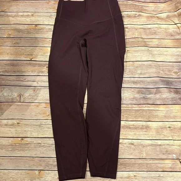 Halara size small high waisted side pocket 6/8 leggings beautiful plum color NWT - Picture 2 of 5